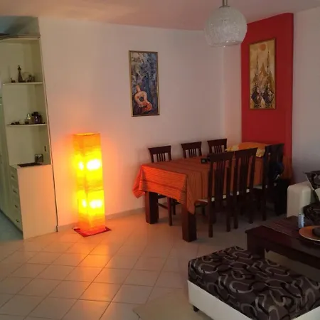 Saranda Apartments *